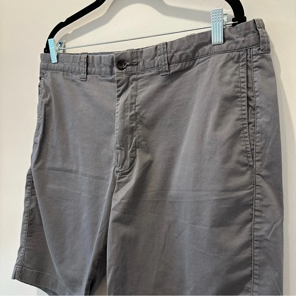 J Crew 10.5” Stretch Chino Shorts For Men Size 36 Gray Neutral Casual Golf Polo